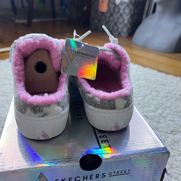 Kids Size 3 Sketchers Generation Cozy Slip on Shoes - Picture 5 of 10